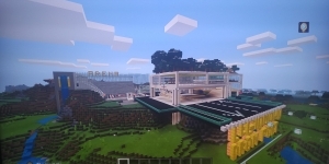 Screen z gry Minecraft przedstawia nowoczesny Urząd Miasta Legionowo wraz ze stacją - 2. miejsce Jan Łyngas