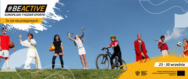 Grupa dzieci ubrana w stroje sportowe