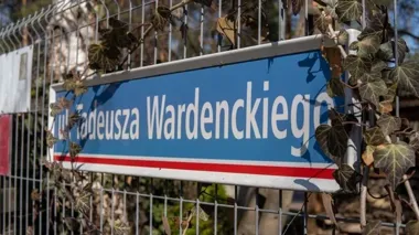 Wardenckiego wychodzi z gruntu i zmienia cały odcinek