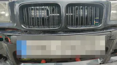Światła jak dla radiowozu w BMW. Kierowca stracił dowód w Łajskach