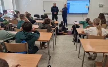 Policja w Jadwisinie uświadamiała uczniów - internet nie zapomina