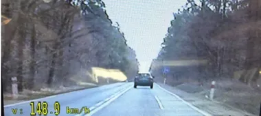 148 km/h w strefie 70 - legionowska drogówka zatrzymała cztery prawa jazdy