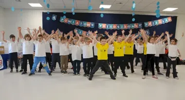 Przedszkolaki śpiewały po angielsku. Chotomów znów stanął na podium
