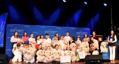 Dobre bakterie na scenie. Dzieci z powiatu pokazały siłę bajki