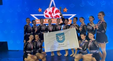 Legionowskie cheerleaderki wróciły z mistrzostw z medalami i kolejnym wyróżnieniem