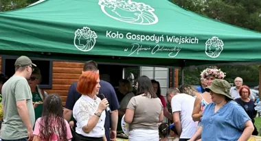 Ognisko, piana party i potańcówka. Dąbrowa Chotomowska zagrała wspólnym rytmem