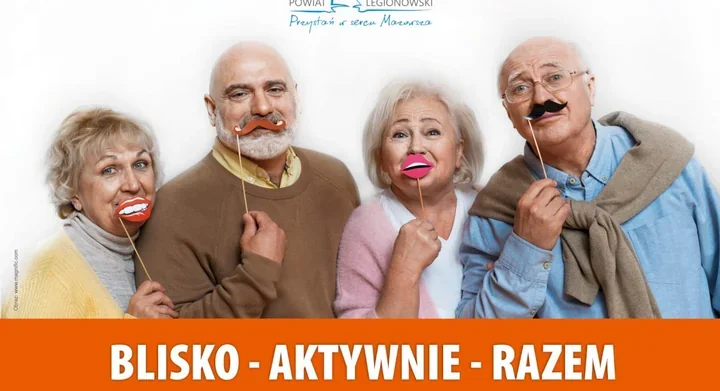 Komplet na wyjazd do Teatru Kamienica. Formularz dla seniorów wyłączony